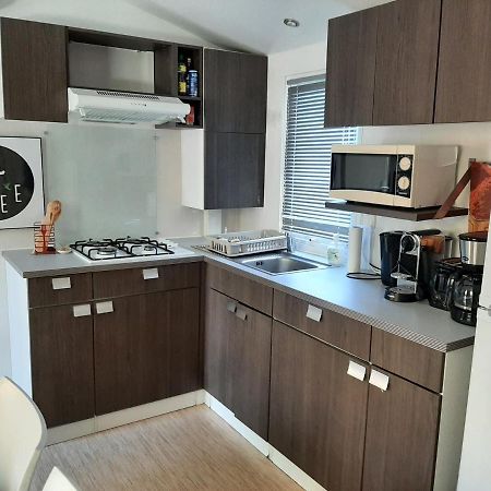 Mobile Home Entierement Equipe ลาโรคด็องเตรง ภายนอก รูปภาพ