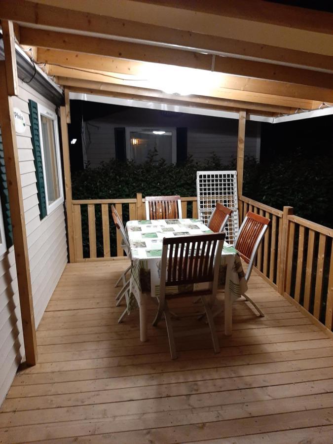 Mobile Home Entierement Equipe ลาโรคด็องเตรง ภายนอก รูปภาพ