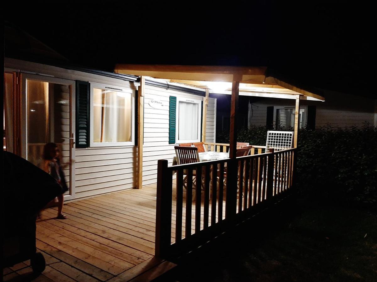 Mobile Home Entierement Equipe ลาโรคด็องเตรง ภายนอก รูปภาพ