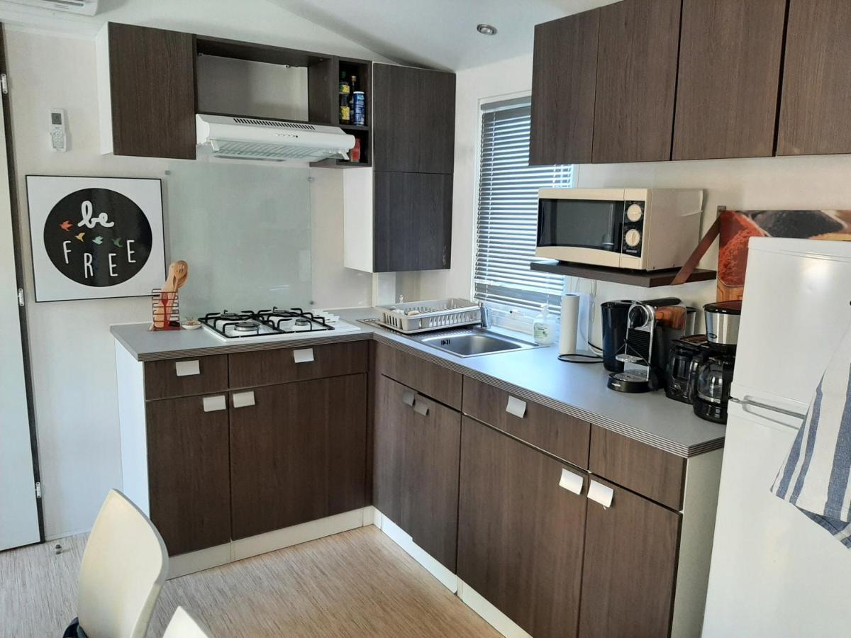 Mobile Home Entierement Equipe ลาโรคด็องเตรง ภายนอก รูปภาพ